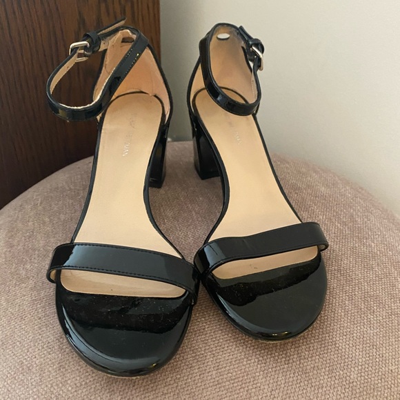 SIMPLY A GREAT DEAL! stuart weitzman simple sandal - Picture 3 of 7
